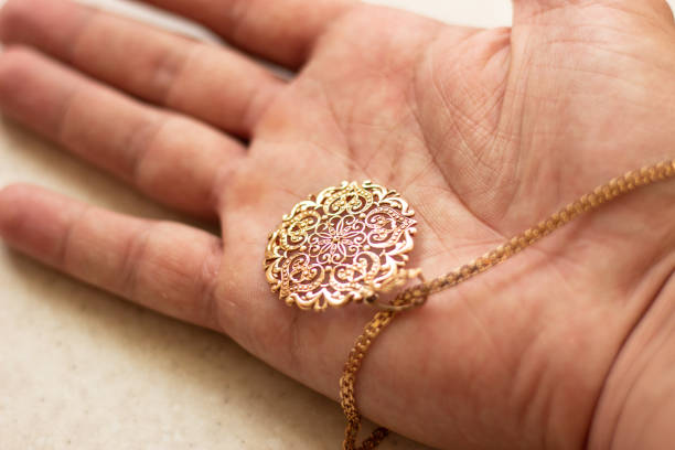  Effective methods to preserve the luster of copper jewelry and avoid green skin marks
